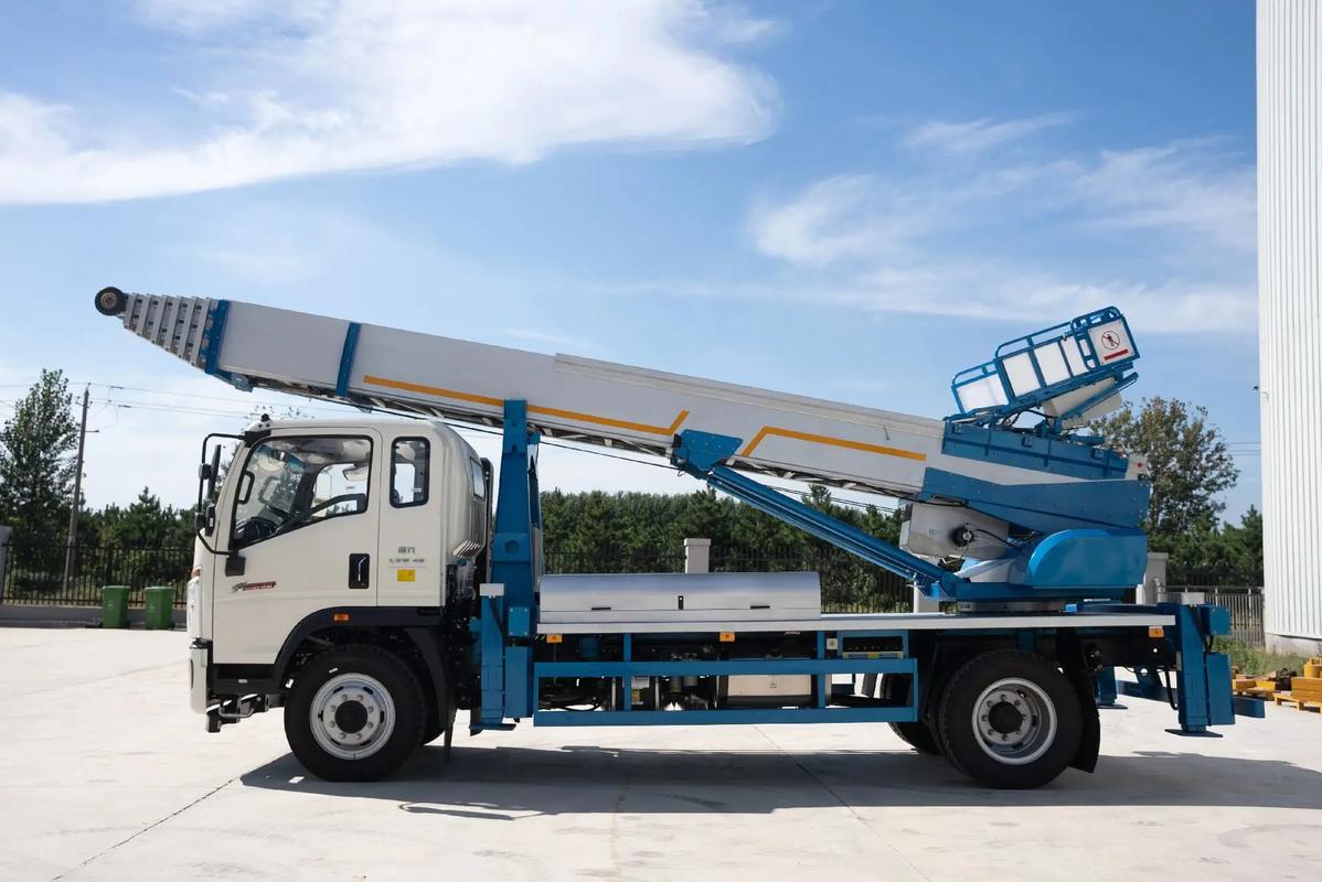 赣州云梯上料车租赁费用