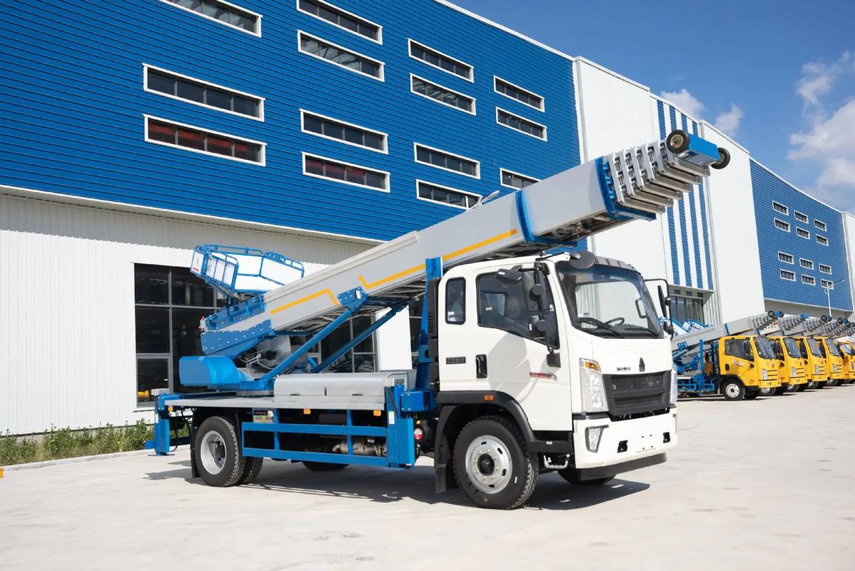 赣州出租云梯车高空作业车 建筑垃圾搬运